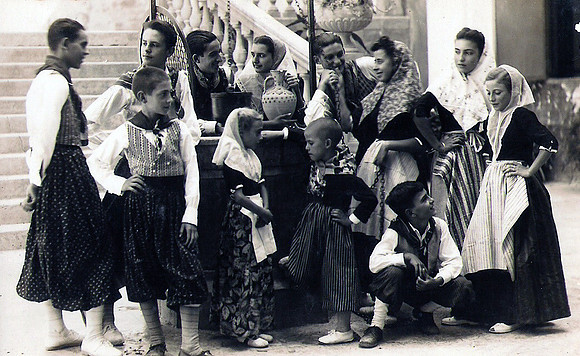 1947 Gruip folklñoric