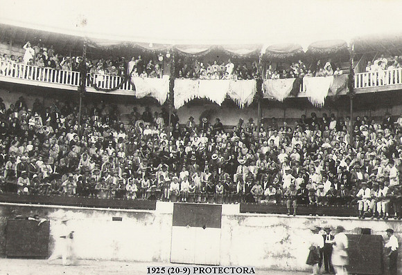1925 Toos La Protectora