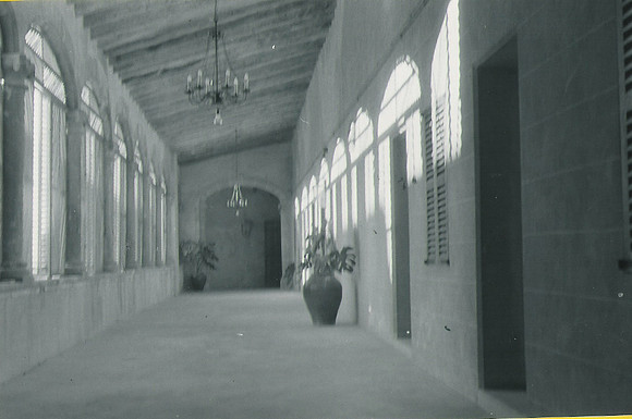 1963 Claustre Convent