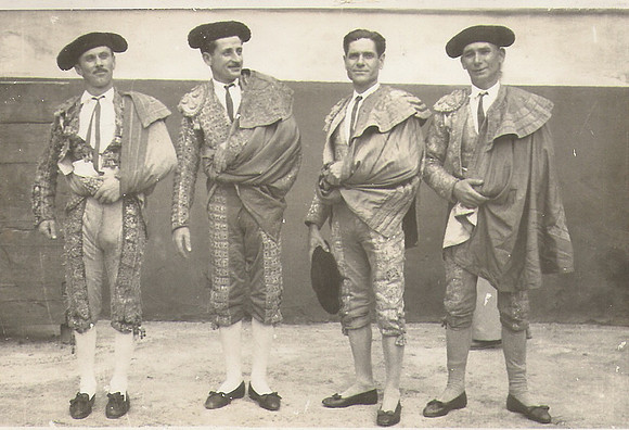 1933 Explorar