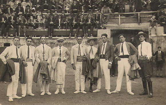 1930 Explorar