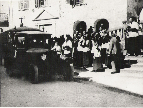 1944 Responso davant la Parroquia