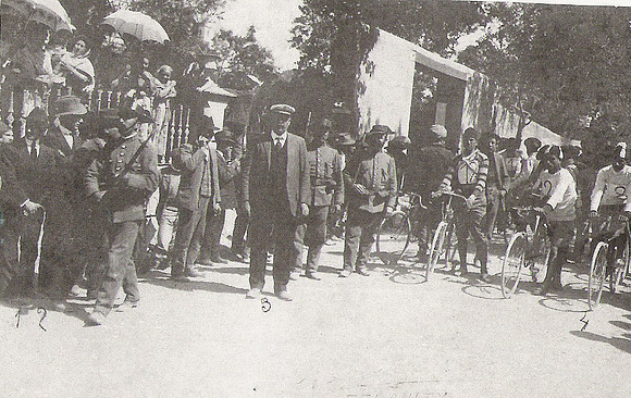 1913 Carrera de bicicletes