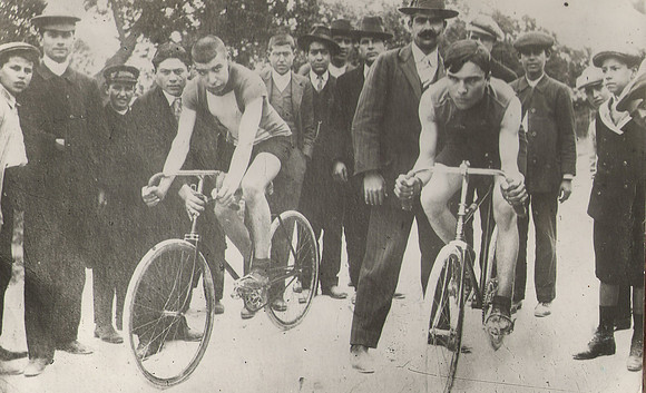 1915 Carreres - En Corraler i en Beca Torta