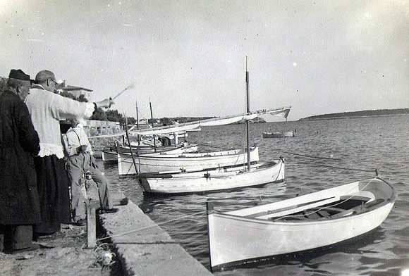 1939 Es Rector Mora beneix una barca