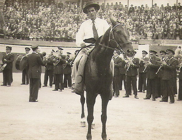 1946 Banda i cavaller