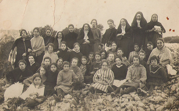 1910 Nines de l'Escola Noctgurna de la Caritat