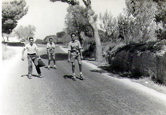 069 1960 amb patins al Port