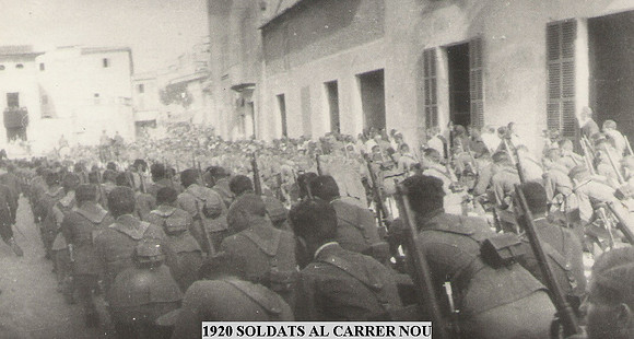 1920 Soldats al Carrer Nou