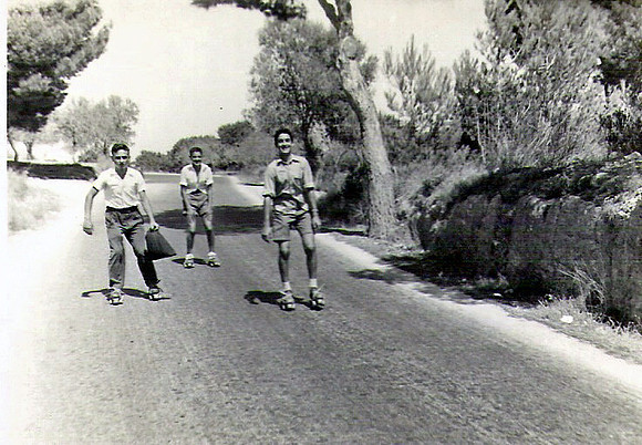 069 1960 amb patins al Port_edited