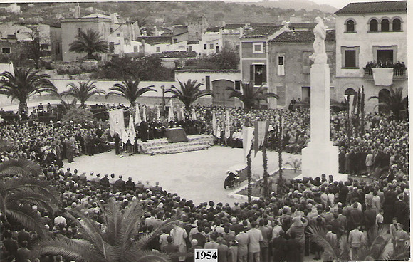 1954 Benedicio Monument a la Inmaculada
