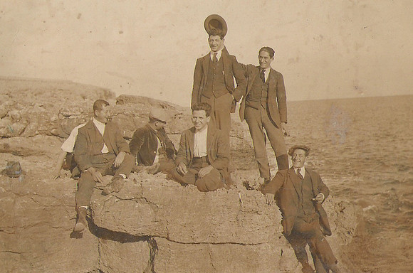1915 Grup a la mar